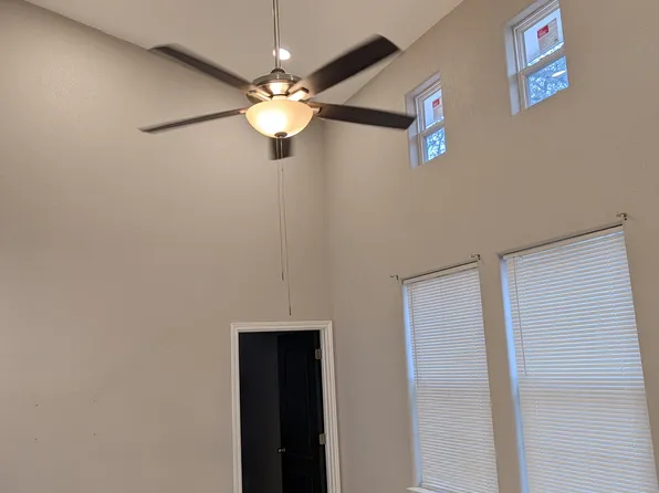 74 Shadow Smith Rd, San Antonio, TX 78264