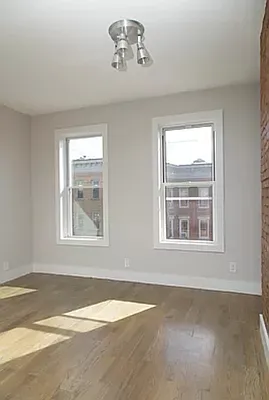 Rented by EXR | media 33