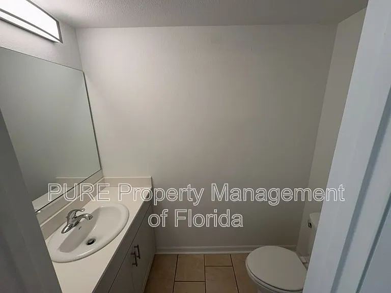 339 NE Sanchez Ave #103 — Photo 39