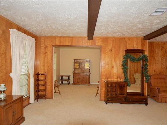 5th image of 4038 Meadowlark Way