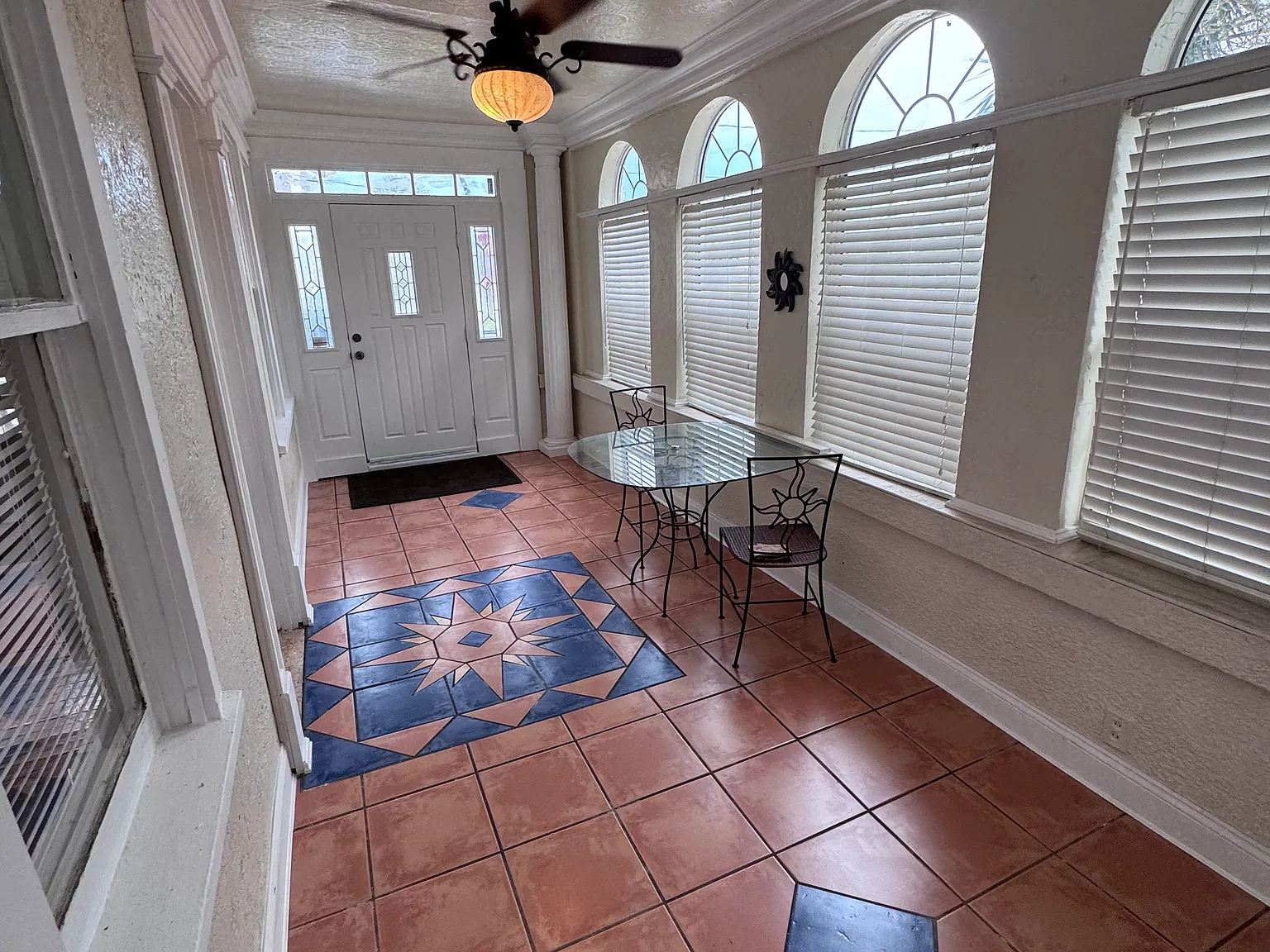 4 bed, 1700 sqft, $2,700 — Photo 2