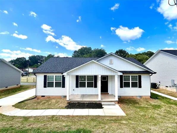 610 13th St SW, Hickory, NC 28602