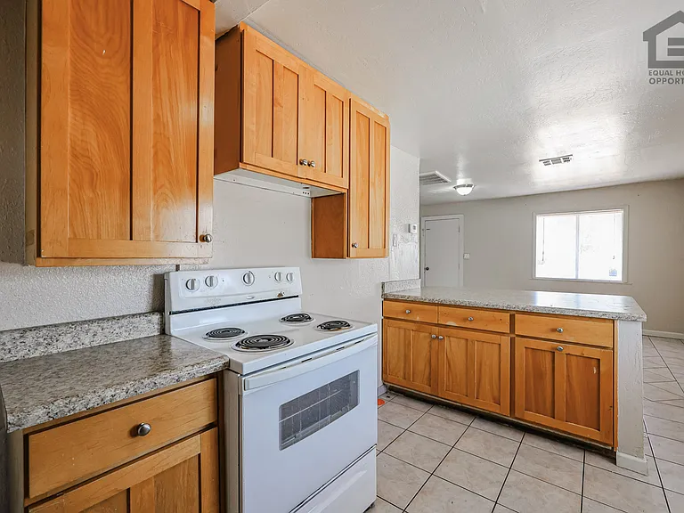 903 W Pierson St — Photo 1