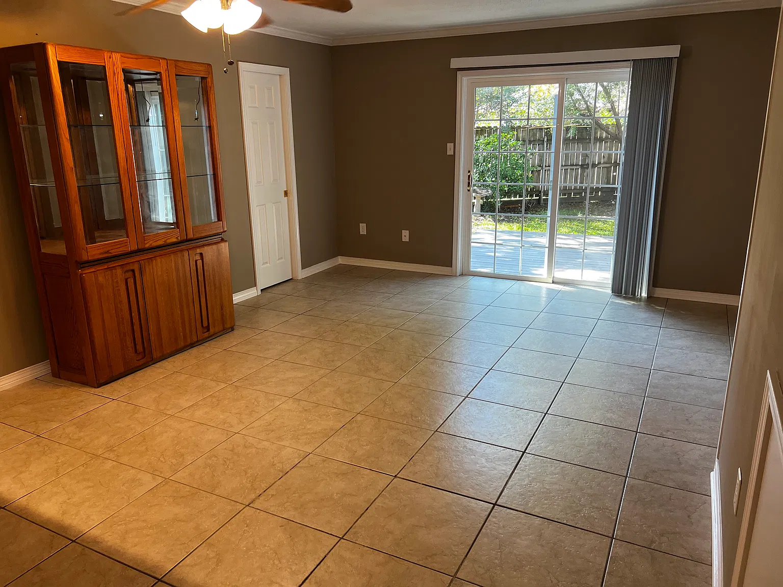 3 bed, 1.5 bath, 1650 sqft, $1,750 — Photo 1