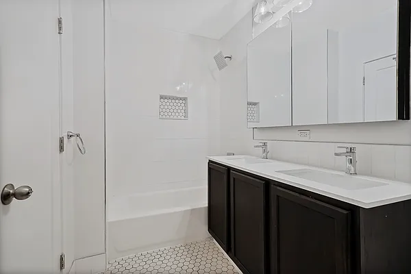 Rented by Avenue Sotheby's International Realty | media 32