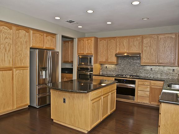 5th image of 1916 Bankston Dr