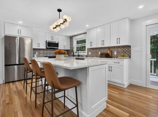 8 Carriage Dr, Acton, MA 01720