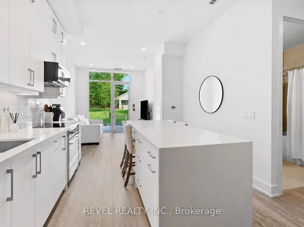 2075 King Rd #123, King, ON L7B 0R6
