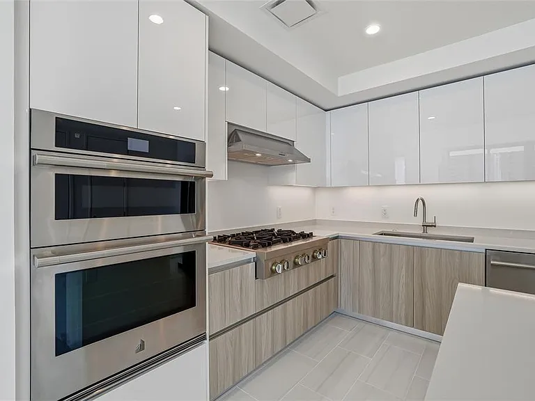 400 Central Ave #505 — Photo 14