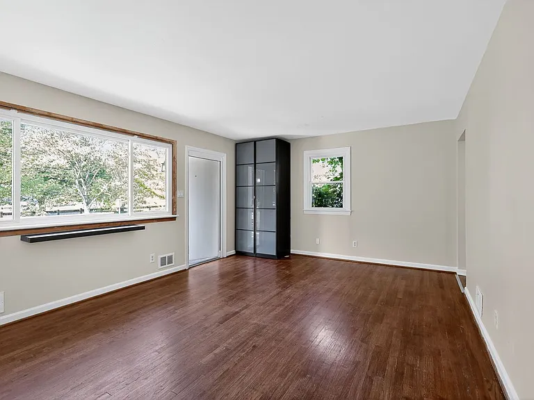 9621 Narragansett Pkwy — Photo 11