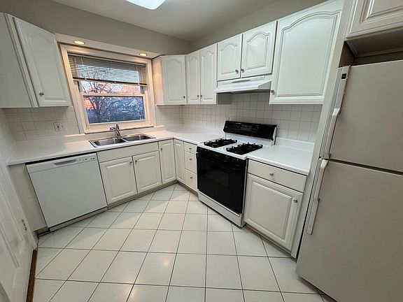 5th image of 808 S Brentwood Blvd APT 3B