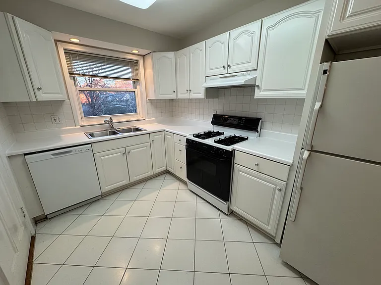 808 S Brentwood Blvd #3B — Photo 5