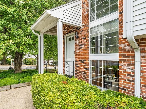 3rd image of 120 Tall Oaks Dr Unit F