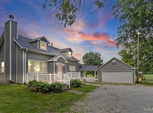 27954 300th St, Barry, IL 62312