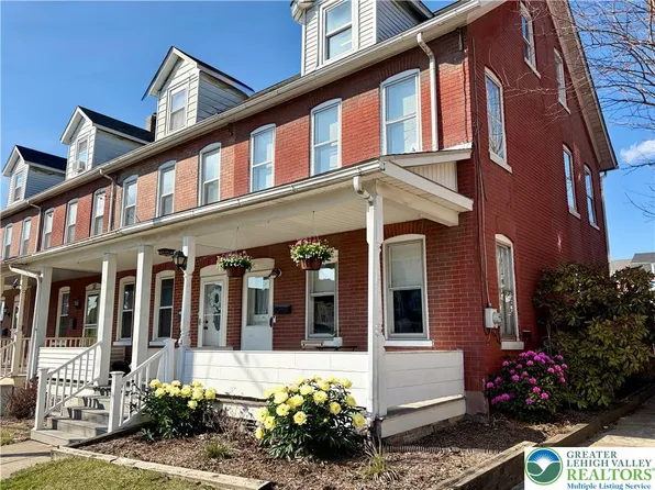41 Evergreen St, Nazareth, PA 18064