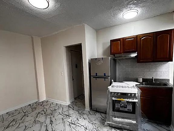 3rd image of 150 W 140th St APT 2A
