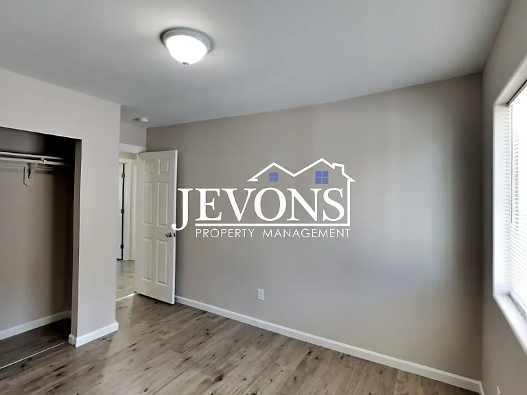 1912 W Mead Ave #1 — Photo 17