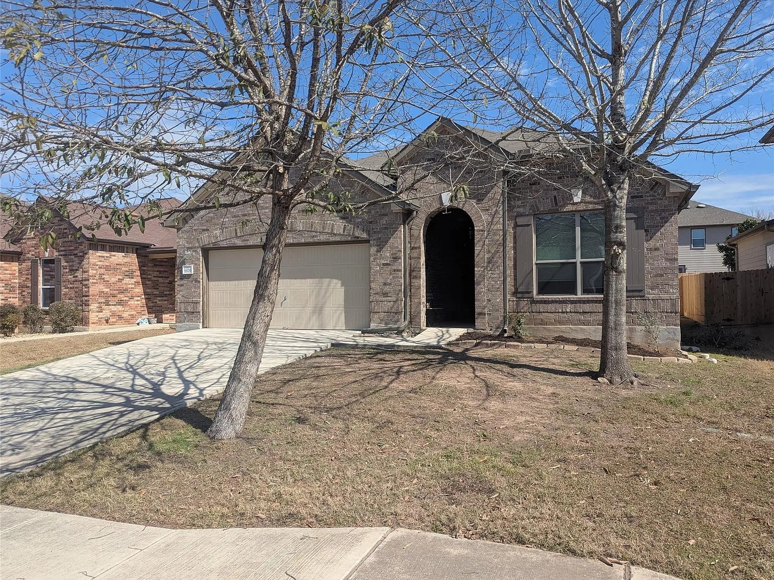3 bed, 2.0 bath, 1694 sqft, $2,200 — Photo 2
