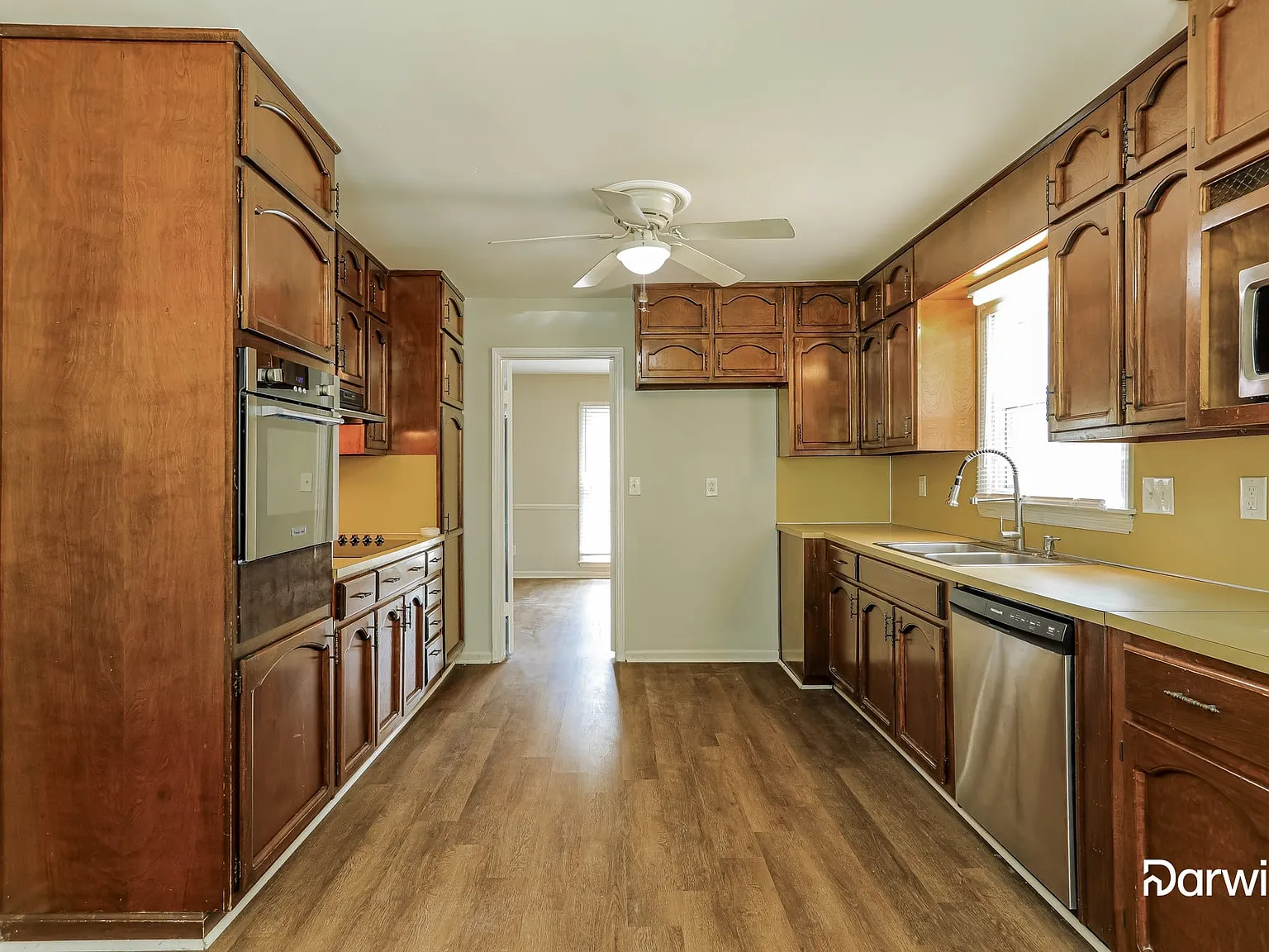 4 bed, 3.0 bath, 2246 sqft, $1,865 — Photo 4