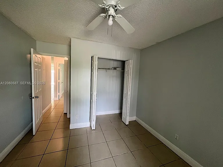 738 SW 9th St — Photo 16