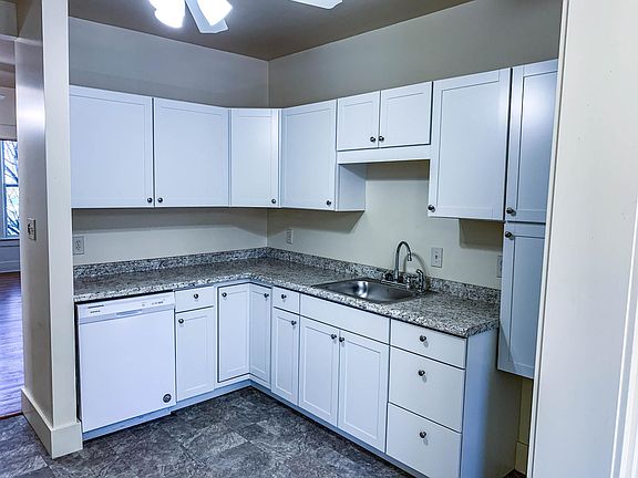 3rd image of 116 Sherman Ave Floor 1