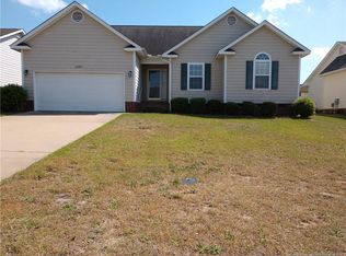 1481 Avoncroft Dr, Fayetteville, NC 28306