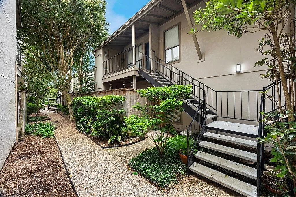 2 bed, 2.0 bath, 1014 sqft, $1,750 — Photo 1