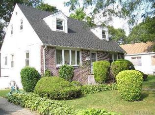 139 Underhill Ave, Roosevelt, NY 11575