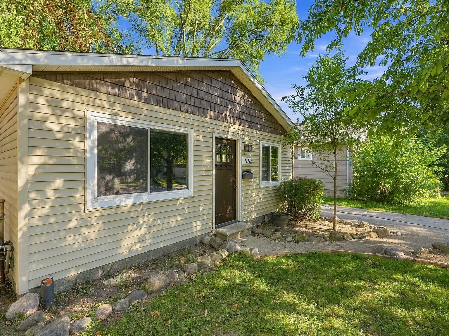 3 bed, 962 sqft, $2,150 — Photo 4