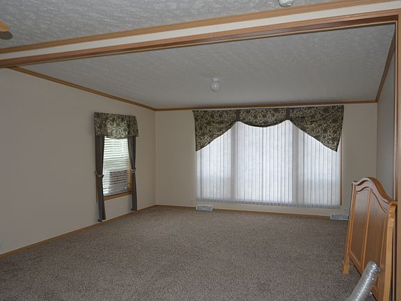 4th image of 89 Salem Cir