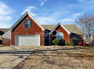 570 Mattie Farm Pl, Lawrenceville, GA 30045