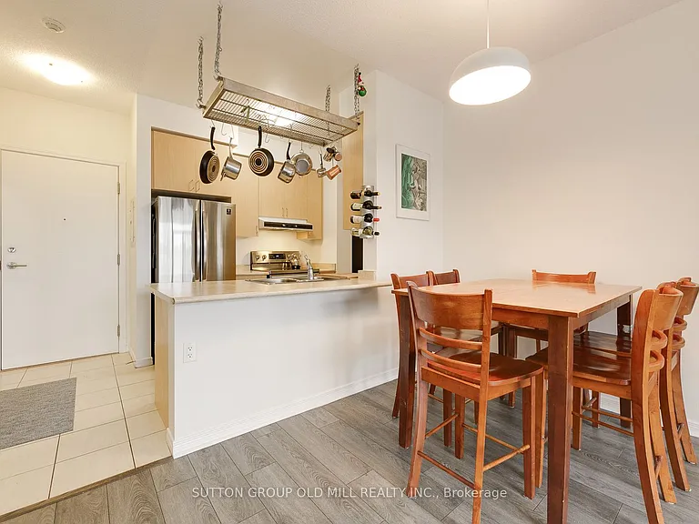 61 Heintzman St #308 — Photo 8