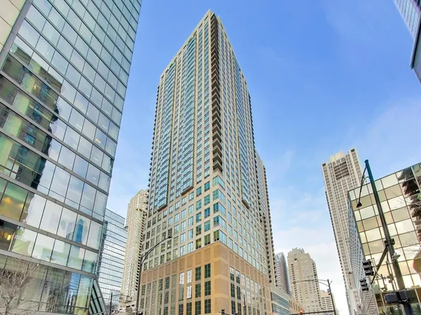 2 E Erie St APT 3005, Chicago, IL 60611