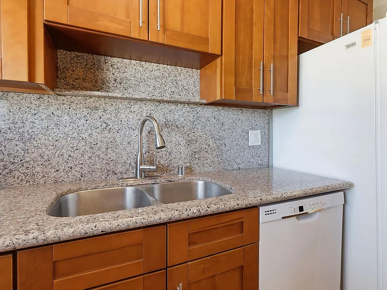 1571 Finch Way — Photo 13