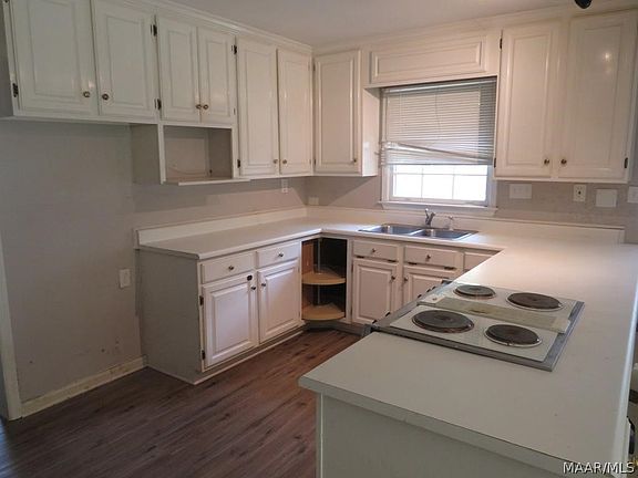 3rd image of 2556 Carter Hill Rd