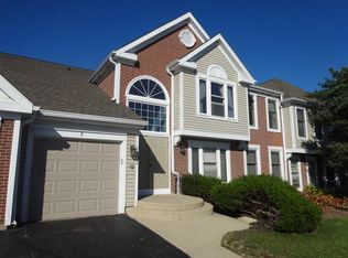 1801 Fox Run Dr #16-1, Elk Grove Village, IL 60007