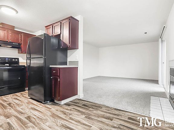 3rd image of 3003 NE 3rd Ave APT 225