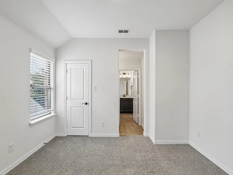 7228 Ridgepoint Dr — Photo 17