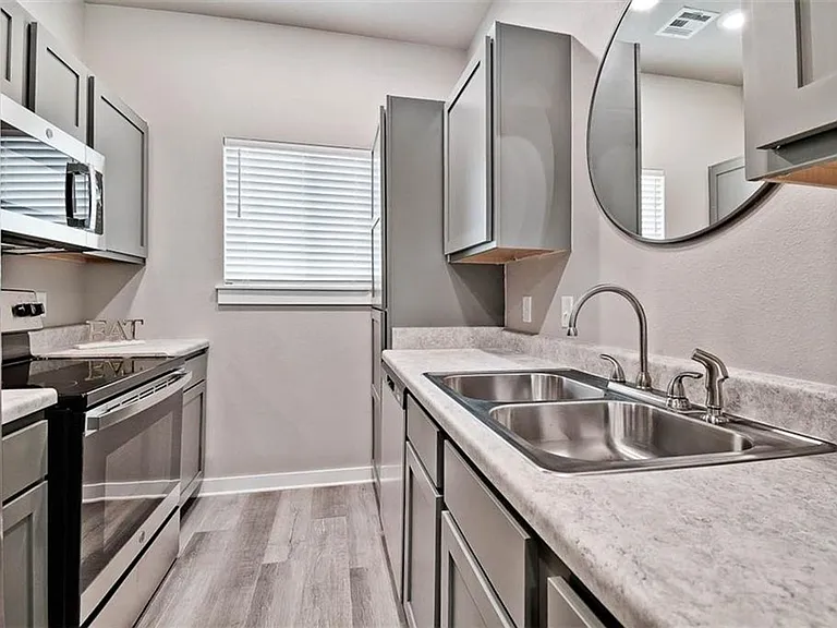 281 W Ash St #3 — Photo 7