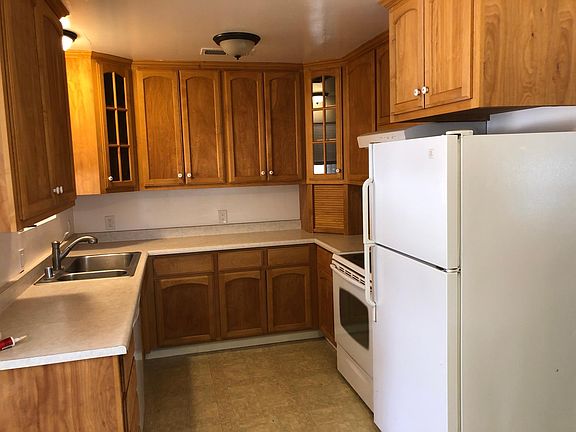 2nd image of 470 Lakeport Blvd