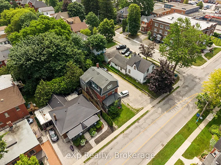 31 Waterloo St S — Photo 5