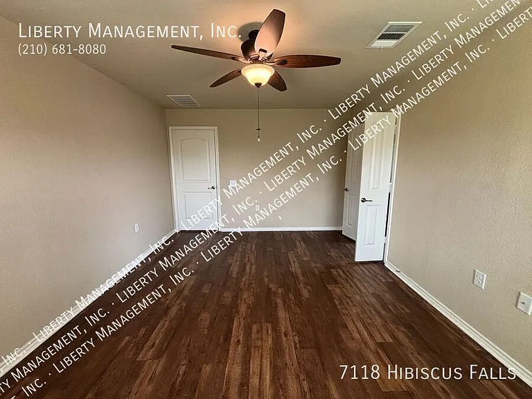 7118 Hibiscus Fls — Photo 18