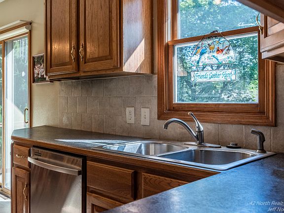 5th image of 5926 Glenbrook Ave SE