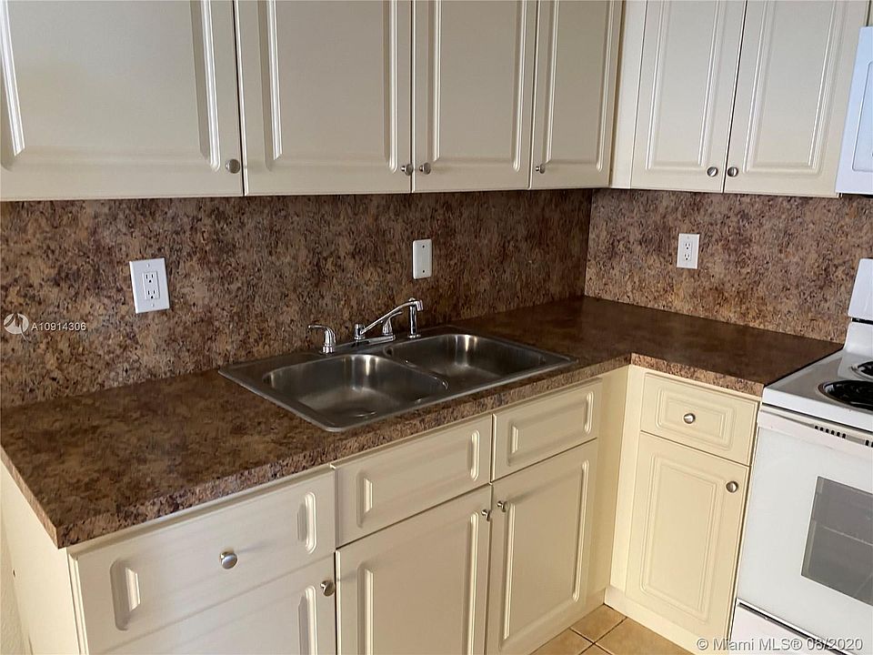 2nd image of 241 NE 12th Ave #241
