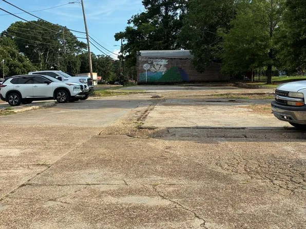 S Fir St, Brookhaven, MS 39601