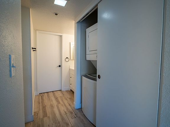 5th image of 1019 Dornajo Way APT 160