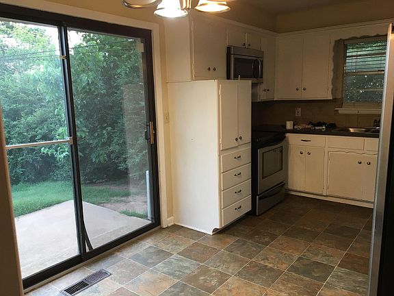 3rd image of 1216 Avondale Dr