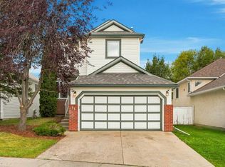 11 E Somercrest Cir SW, Calgary, AB T2Y 3H1