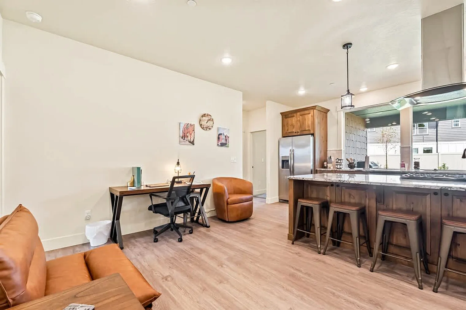 3 bed, 2.0 bath, $5,618 — Photo 2