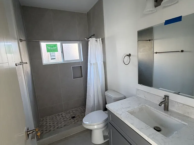5307 1/2 Templeton St — Photo 14